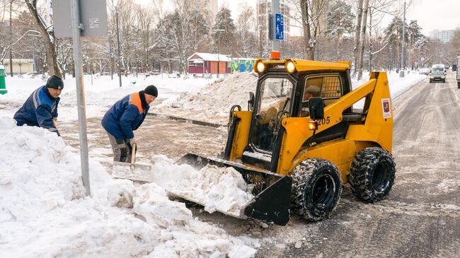 Уборка снега в Москве