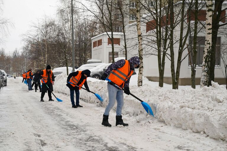 Уборка снега в Москве