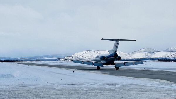 В аэропорту Оссора после посадки самолет Як-40 выкатился за пределы взлетно-посадочный полосы