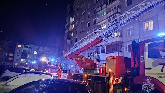 Пожар в девятиэтажном доме в Омске