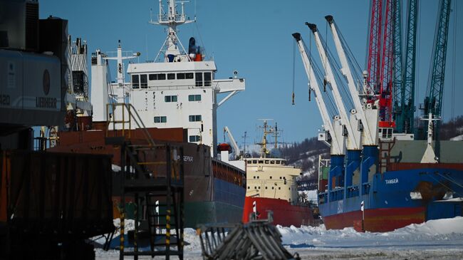 Арктический порт на трассе Северного морского пути Дудинка