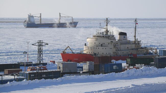 Корабли в морском порту на трассе Северного морского пути Дудинка