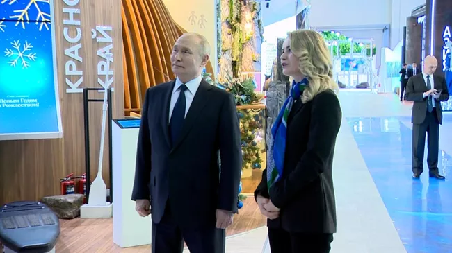 Путин на выставке Россия 