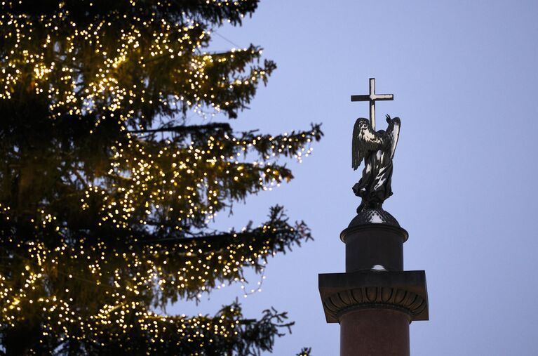 Главная елка Санкт-Петербурга на Дворцовой площади