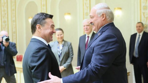 Губернатор Московской области Андрей Воробьев и президент Республики Беларусь Александр Лукашенко во время встречи в Минске