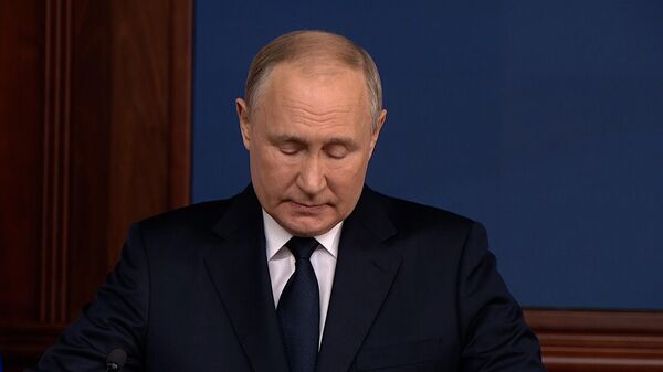 Путин: Сказали, что ни дюйма на восток: хрена с два, у нашего забора торчат