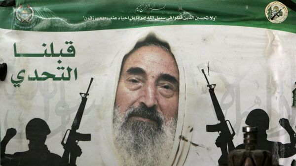 Портрет идеологического лидера и основателя ХАМАС Ахмеда Ясина