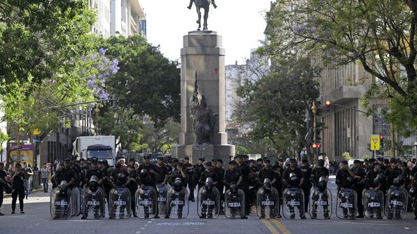 Протесты против нового правительства Аргентины в Буэнос-Айресе. 20 декабря 2023 года
