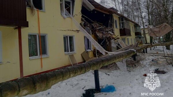 Место взрыва газа в двухэтажном доме в поселке под Казанью