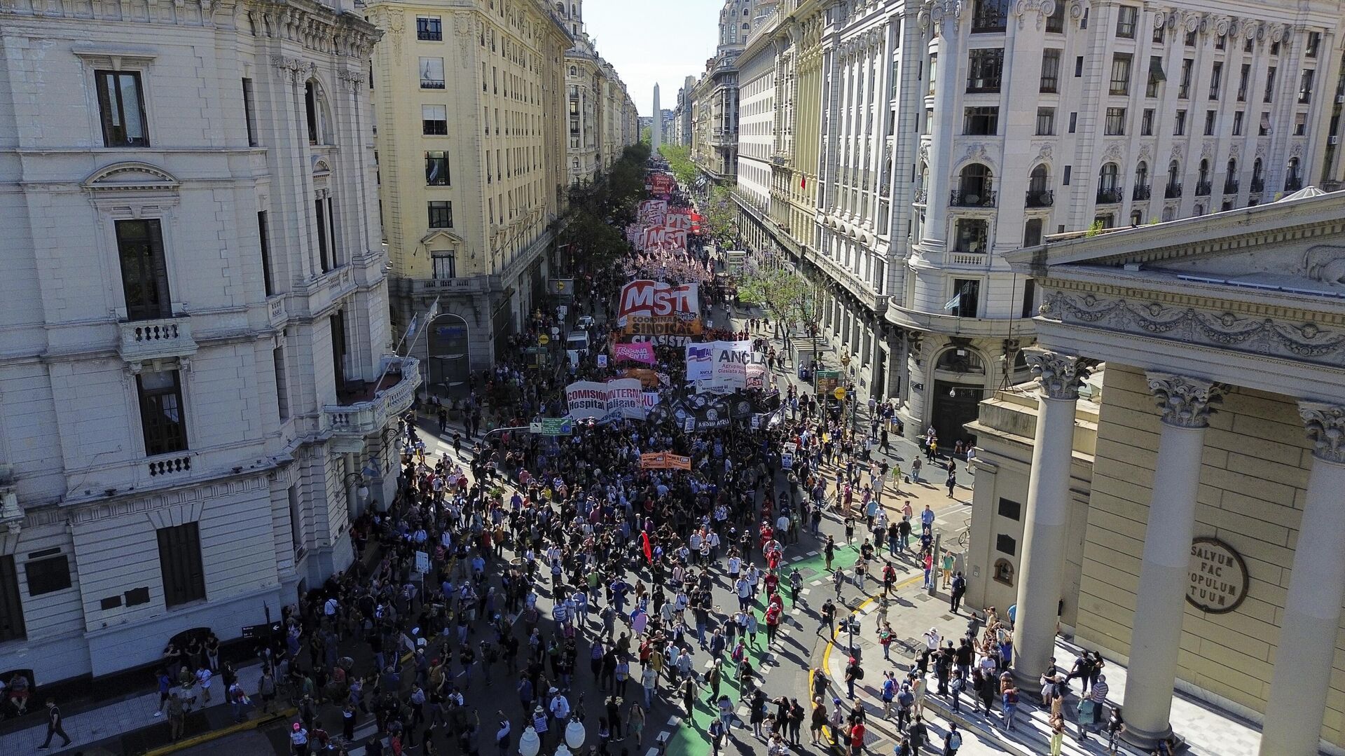 Участники акции протеста против нового правительства Аргентины в Буэнос-Айресе. 20 декабря 2023 - РИА Новости, 1920, 22.12.2023