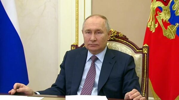 Путин по видеосвязи открывает движение по трассе М-12 Восток до Казани
