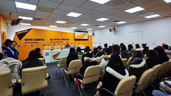 Очная встреча со студентами Китайского университета связи в пекинском хабе Sputnik в рамках просветительского проекта SputnikPro