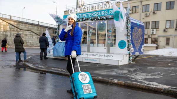 Мобильный туристско-информационный павильон Санкт-Петербурга в Парке Горького в Москве