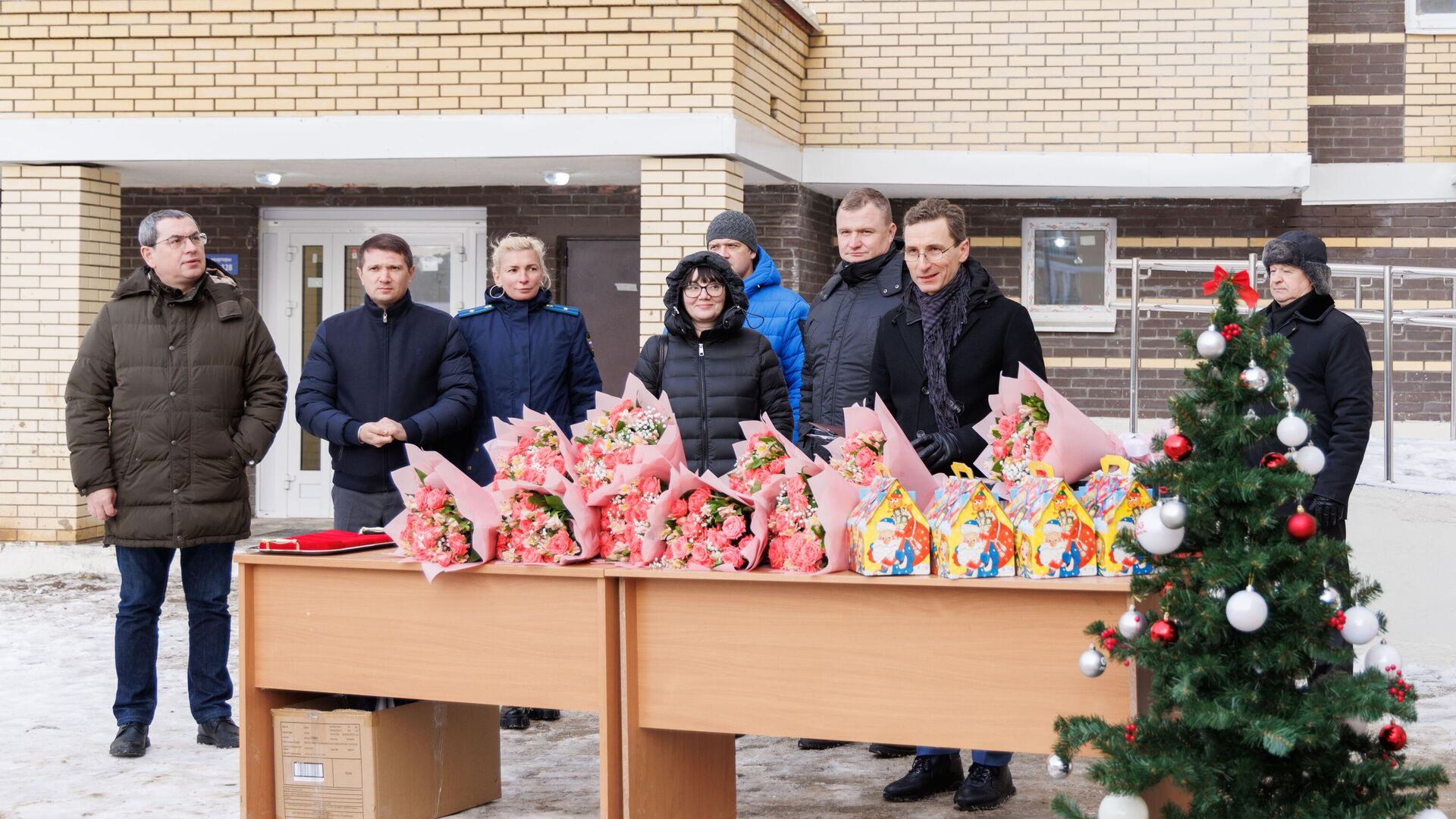 Вручение ключей дольщикам ЖК Опалиха Парк в Подмосковье - РИА Новости, 1920, 25.12.2023