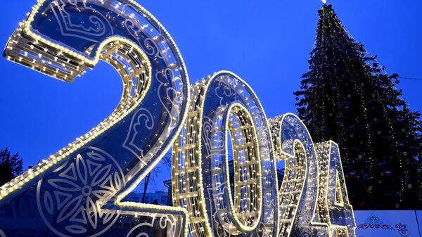 Новогодняя инсталляция на одной из улиц в Казани