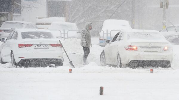 Последствия снегопада в Челябинске