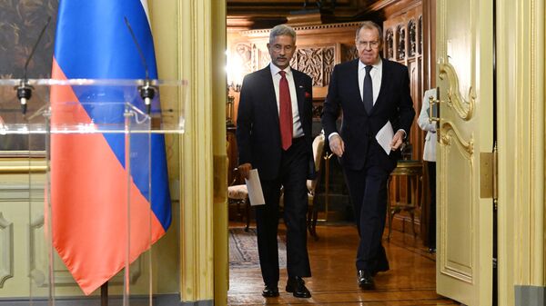 Министр иностранных дел РФ Сергей Лавров и министр иностранных дел Индии Субраманьям Джайшанкар во время встречи. 27 декабря 2023