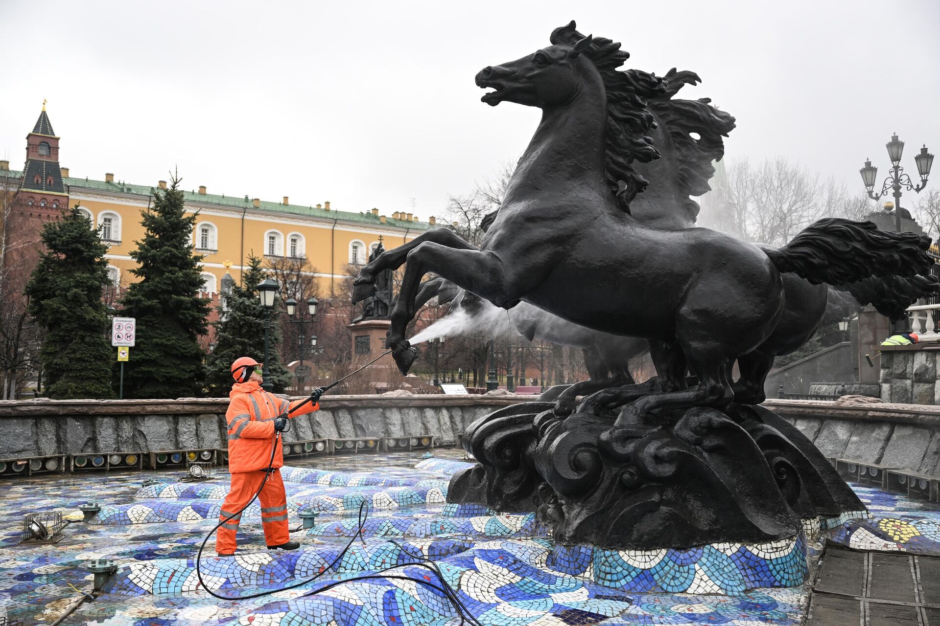 Промывка фонтанного комплекса на Манежной площади - РИА Новости, 1920, 28.12.2023