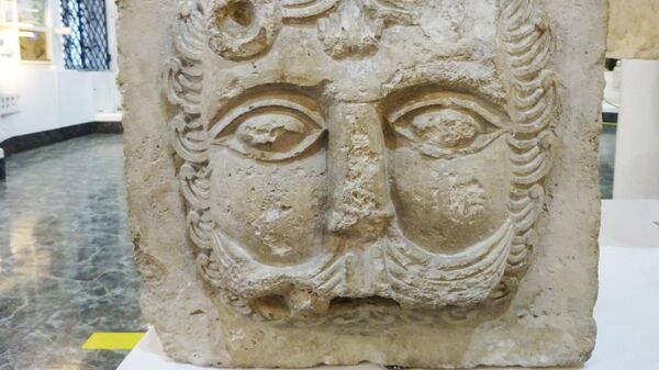 Исторический музей, блок с маской льва из Успенского собора (XII век)