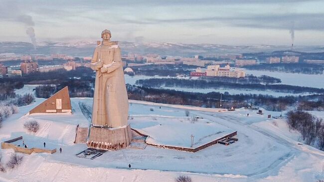 Памятник защитникам Арктики в Мурманской области