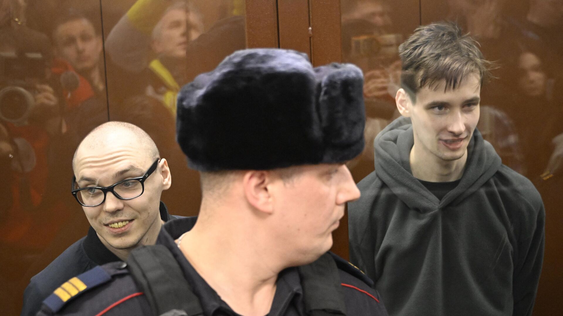 Артем Камардин и Егор Штовба во время оглашения приговора в суде. 28 декабря 2023 года - РИА Новости, 1920, 28.12.2023