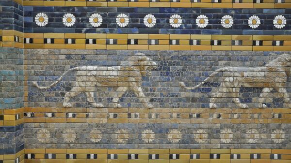 Фрагмент облицованных керамикой ворот Иштар, построенных вавилонским царем Навуходоносором II