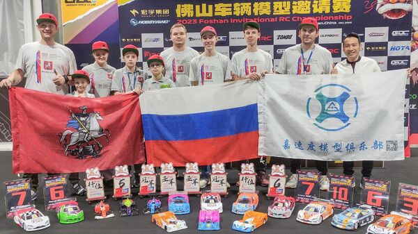 Московские школьники, победившие на международном чемпионате по шоссейно-кольцевым автомоделям в Китае