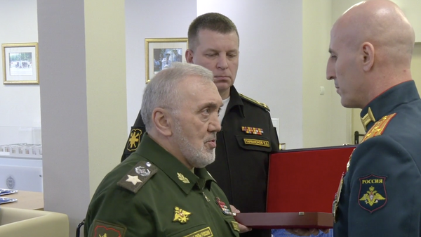 Первый замминистра обороны Руслан Цаликов во время вручения госнаград участникам СВО