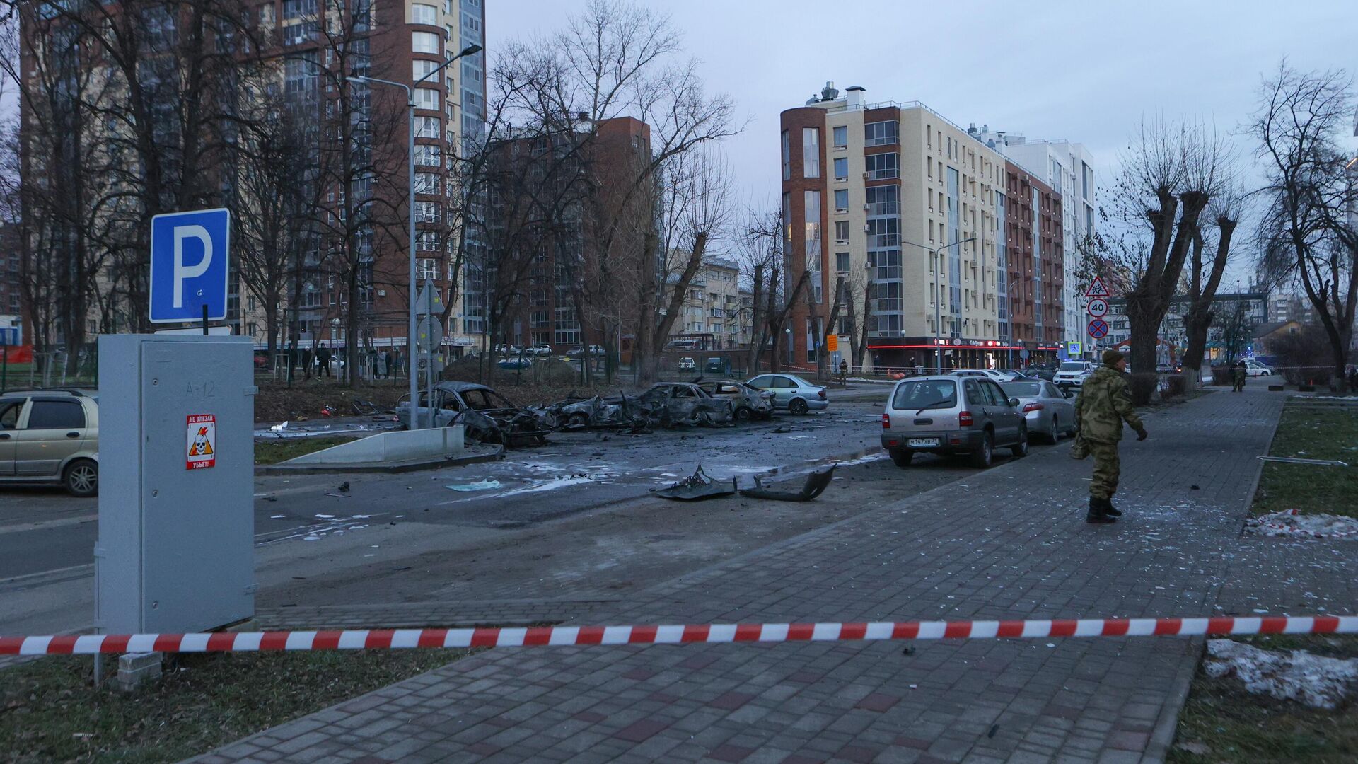 Последствия обстрела центра Белгорода ВСУ - РИА Новости, 1920, 30.12.2023