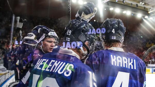 Хоккеисты молодежной сборной Финляндии
