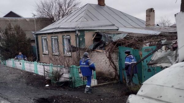Последствия обстрела улицы в Белгороде на которой скончался мужчина