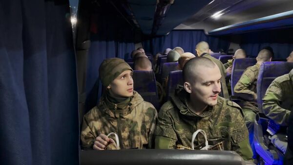 Российские военные, возвращенные из украинского плена. Стоп-кадр видео