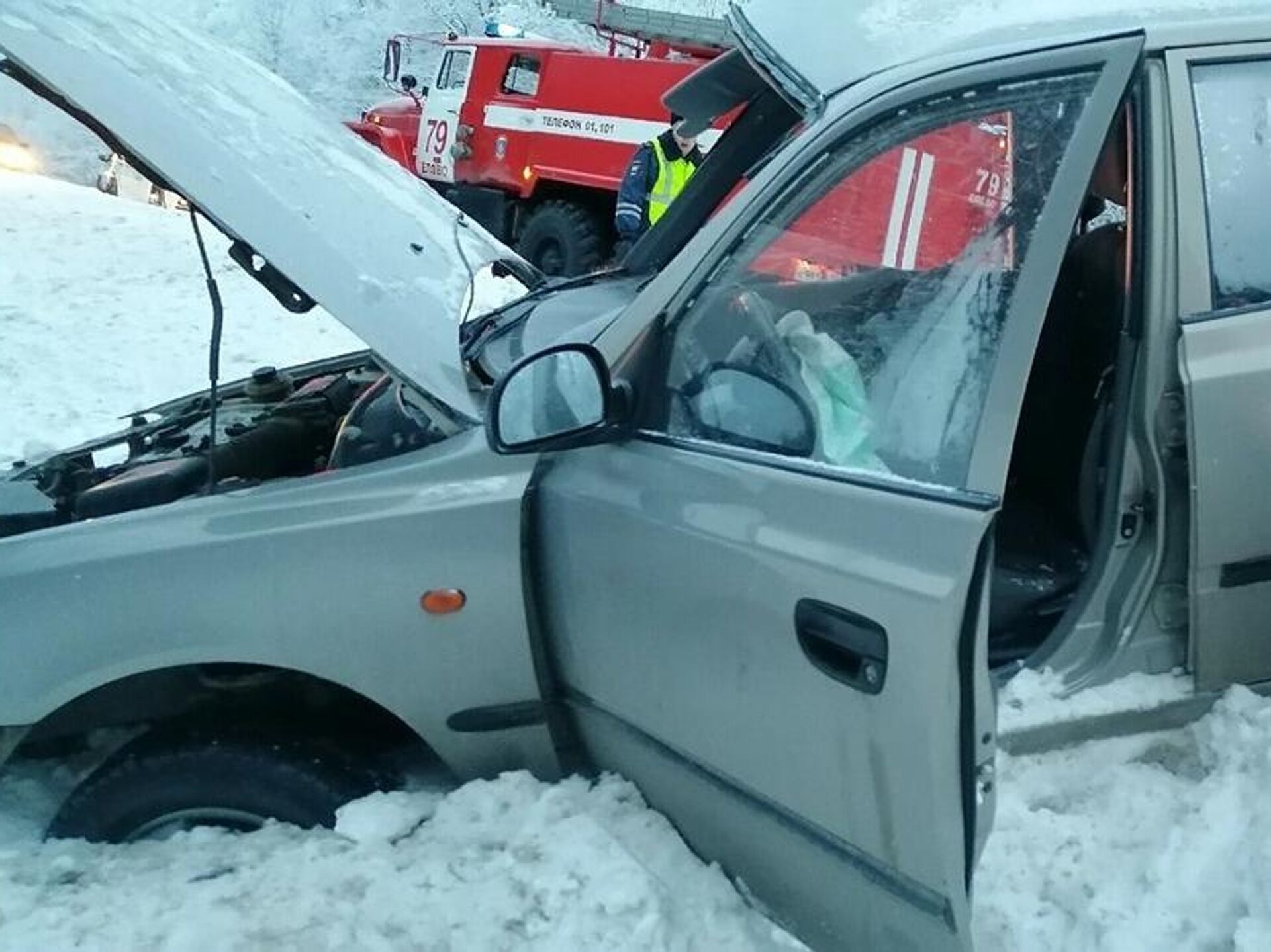 В Пермском крае при столкновении двух автомобилей погибли три человека -  РИА Новости, 04.01.2024