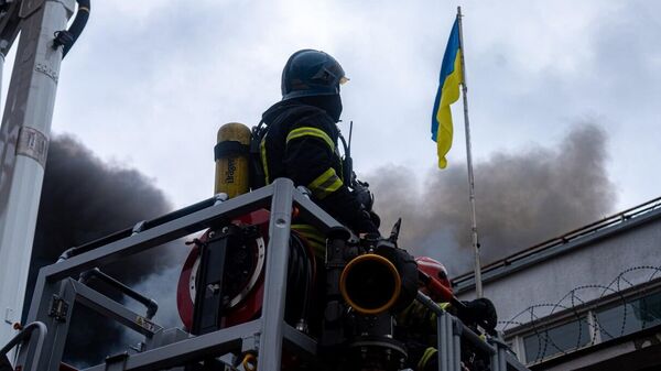 Сотрудник пожарной службы Украины. Архивное фото