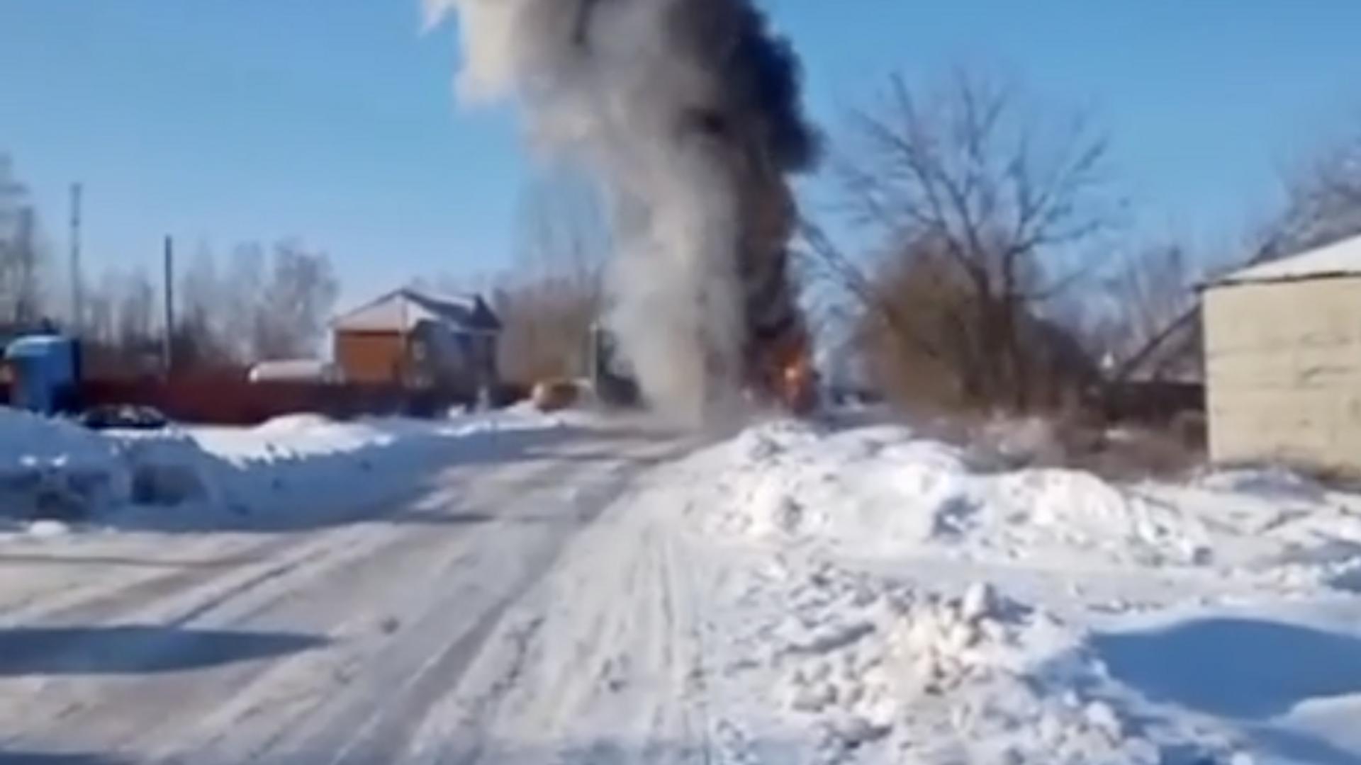 Пожар в экскурсионном автобусе у села Пощупово в Рязанской области. 5 января 2024 - РИА Новости, 1920, 05.01.2024