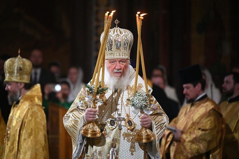 Патриарх Московский и всея Руси Кирилл во время Рождественского богослужения в храме Христа Спасителя в Москве