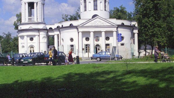 Церковь Влахернской иконы Божьей Матери на территории архитектурно-художественного ансамбля Кузьминки