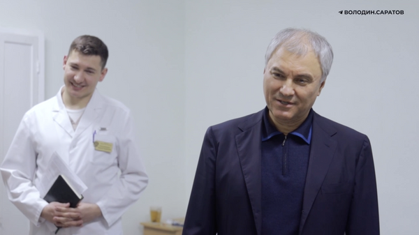 Вячеслав Володин во время посещения госпиталя в Саратове Вячеслав Володин во время посещения госпиталя в Саратове