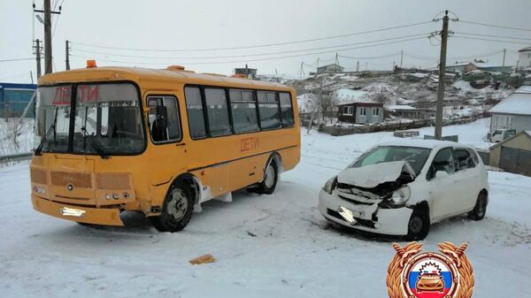 Место ДТП со школьным автобусом в Сахалинской области. 10 января 2024