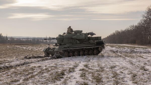 Украинские военные на немецкой зенитной самоходной установке Гепард