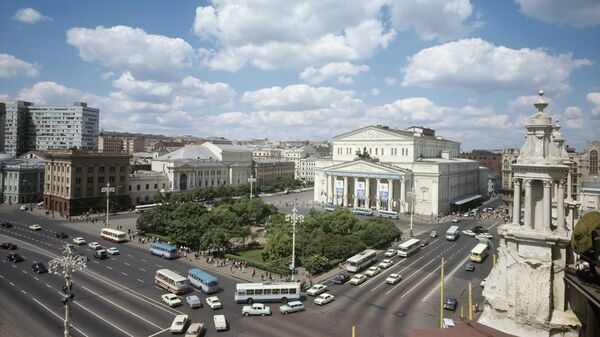 Площадь Свердлова (ныне площадь Театральная)