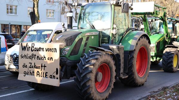 Немецкие фермеры вышли с протестом на улицы Потсдама, Бранденбург