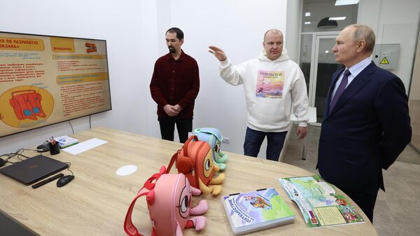 Президент РФ Владимир Путин посещает анимационную студию Мечталет в Хабаровске