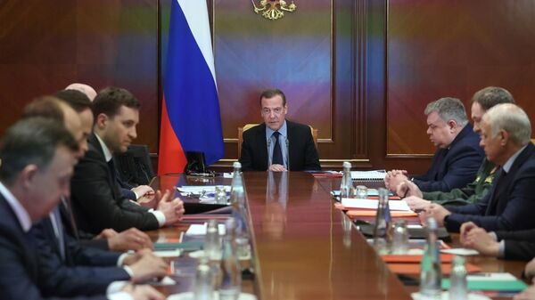 Заместитель председателя Совета безопасности РФ Дмитрий Медведев проводит заседание рабочей группы Военно-промышленной комиссии РФ