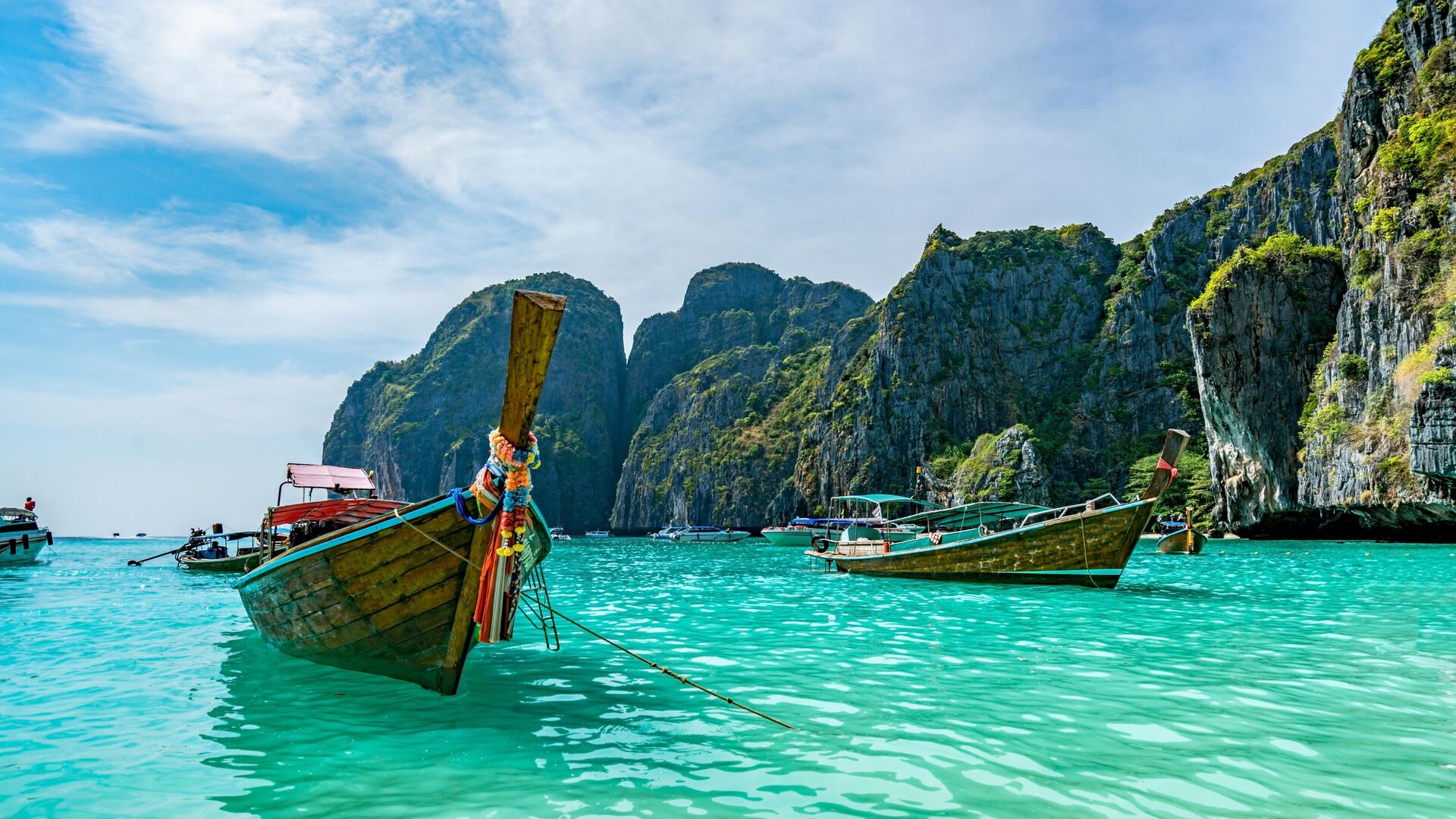 Лодка на пляже Пхукета - РИА Новости, 1920, 15.12.2025