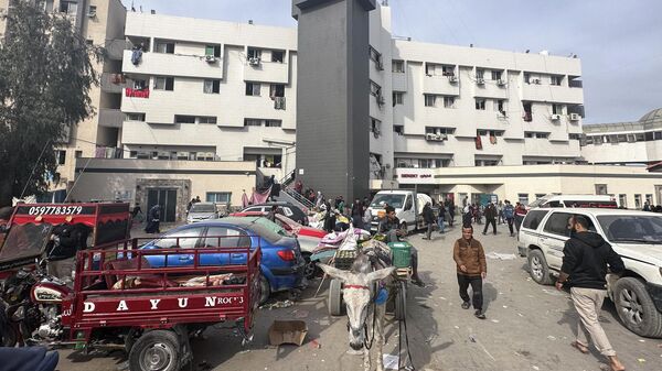 Территория больницы Аш-Шифа в городе Газа