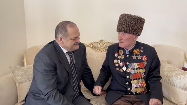 Глава Дагестана Сергей Меликов поздравил со 100-летием ветерана Великой Отечественной войны Ибрагим-Пашу Садыкова