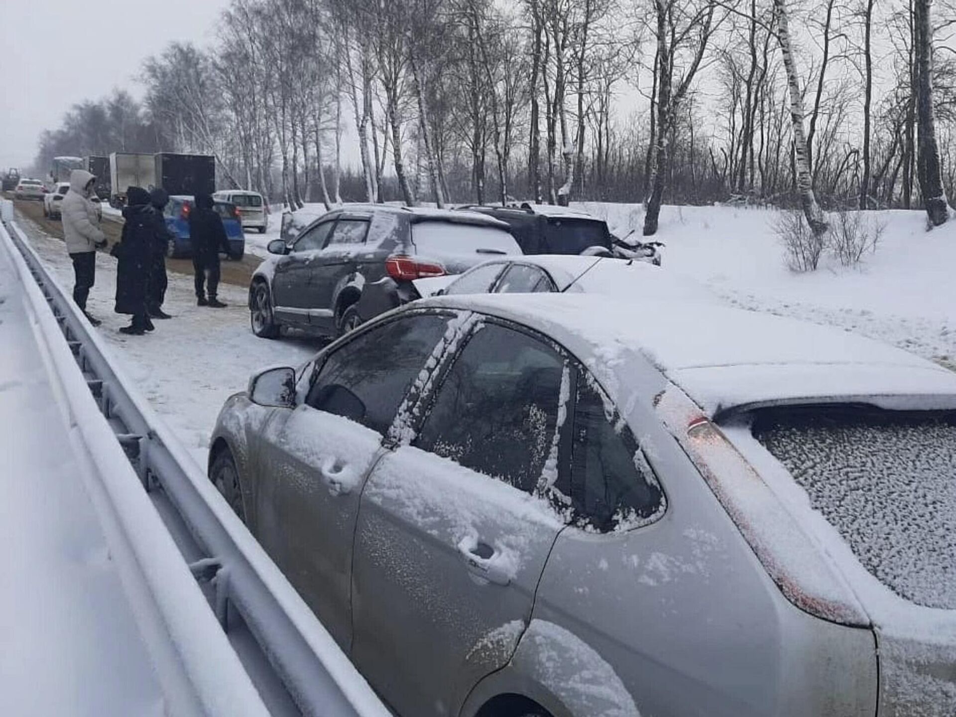 В Калужской области столкнулись шесть автомобилей - РИА Новости, 12.01.2024