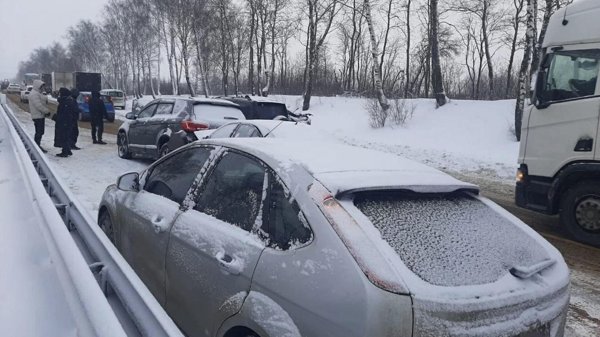 На месте массового ДТП в Калужской области на трассе М-3 Украина - РИА Новости, 1920, 12.01.2024