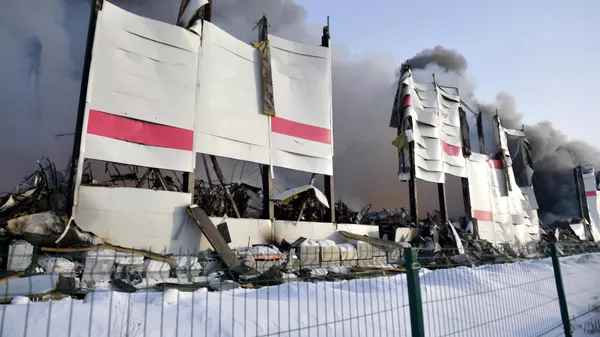 Пожар на складе Wildberries на Московском шоссе дом 153 в Пушкинском районе Санкт-Петербурга. Площадь пожара составляет 70 тыс. кв. м. и оценивается пятым уровнем сложности Пожар на складе Wildberries на Московском шоссе дом 153 в Пушкинском районе Санкт-Петербурга. Площадь пожара составляет 70 тыс. кв. м. и оценивается пятым уровнем сложности
